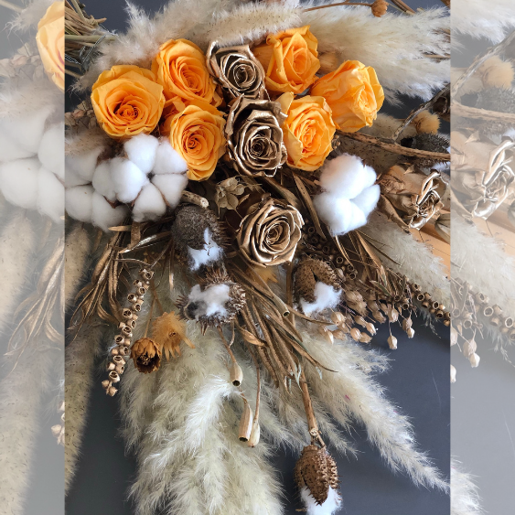 Preserved Flower Arrangement with Dried Flowers - Home Décor Elegance