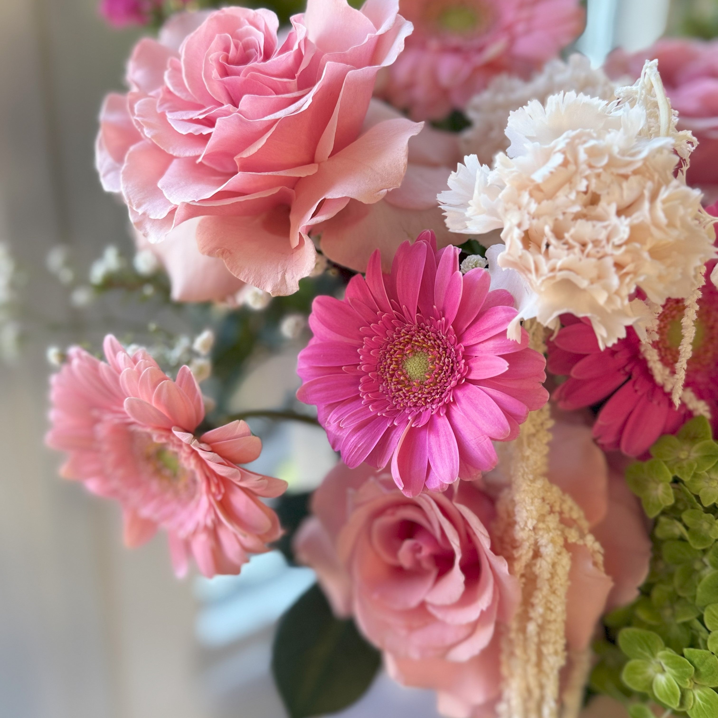 Dreamy, Luxurious Fresh Floral Arrangement