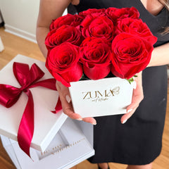 Luxury Roses in Clear Cube
