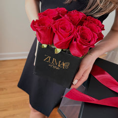 Luxury Roses in Clear Cube