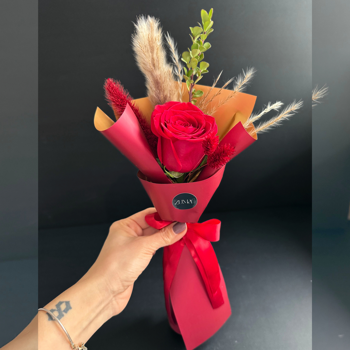 Signature Single Fresh Rose